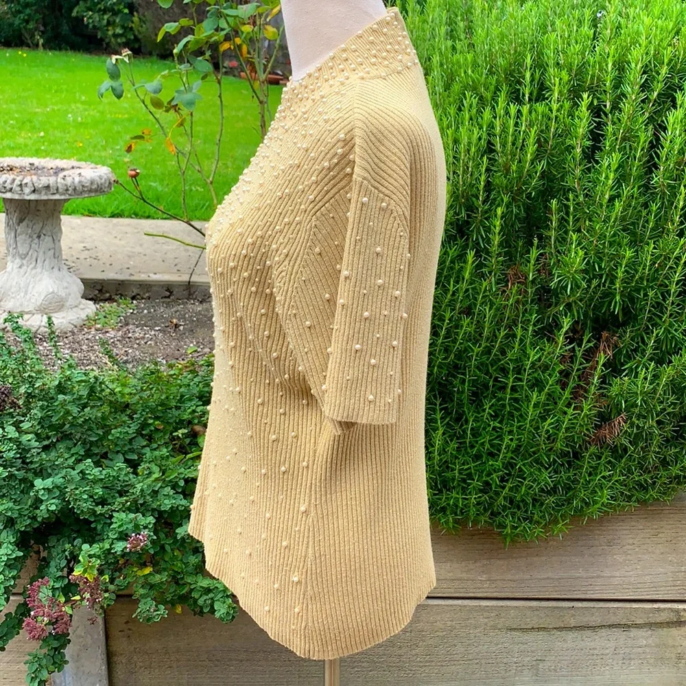 VINTAGE | Pearl studded gold knit top - Picture 4 of 5